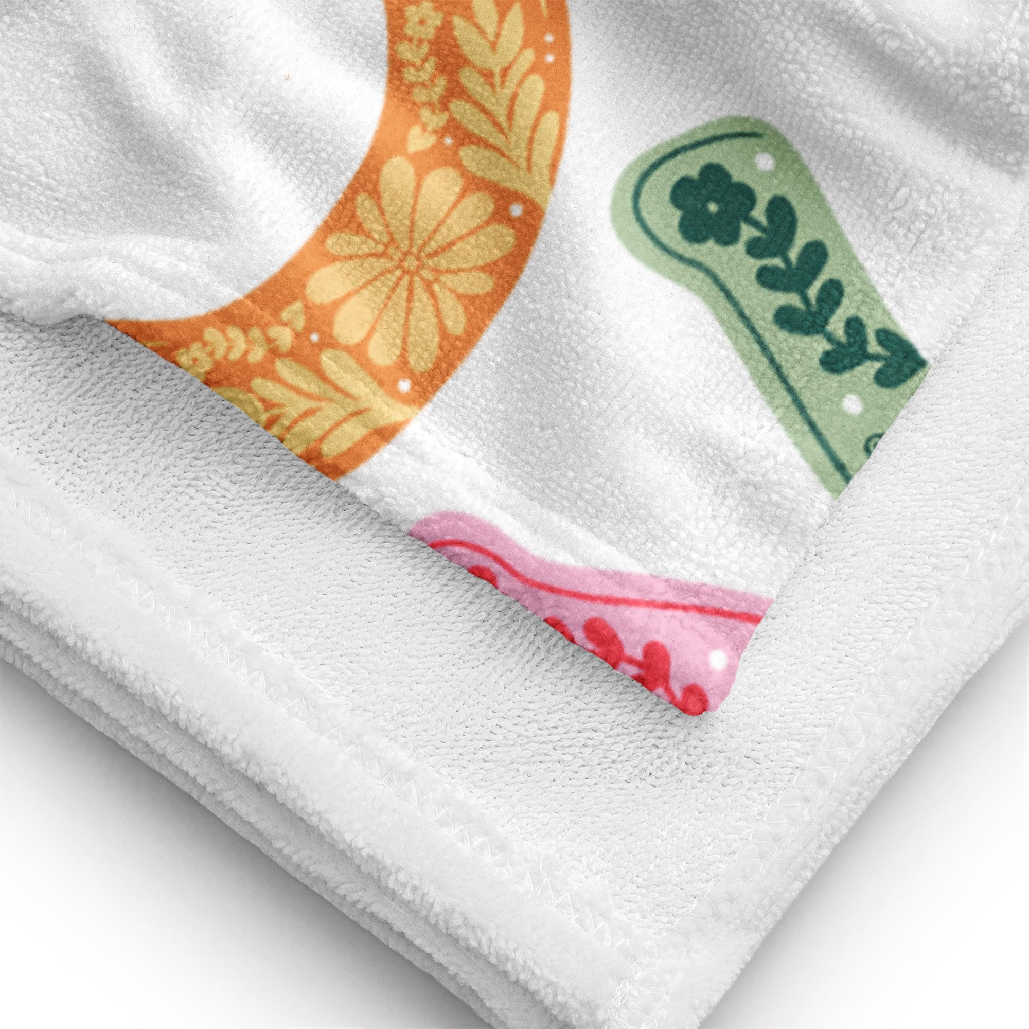 Western Colorful Horseshoes - Beach Towel