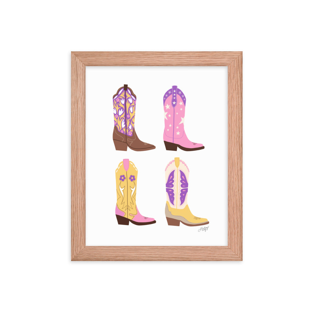 Illustration de bottes de cowboy (palette rose/violet/jaune) - Impression mate encadrée